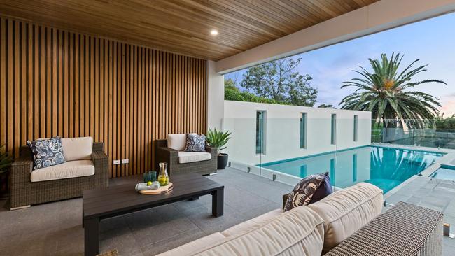 Entertain in style by the pool.