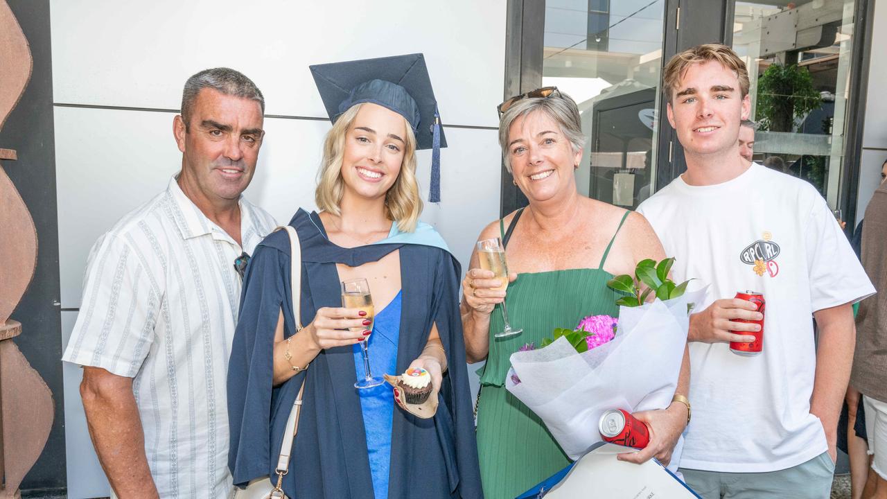 04-02-2025 Deakin Graduation Bachelor of Exercise and Sport Science, Michael Burke, Alexandra Burke, Shannon Burke and Zachary Burke