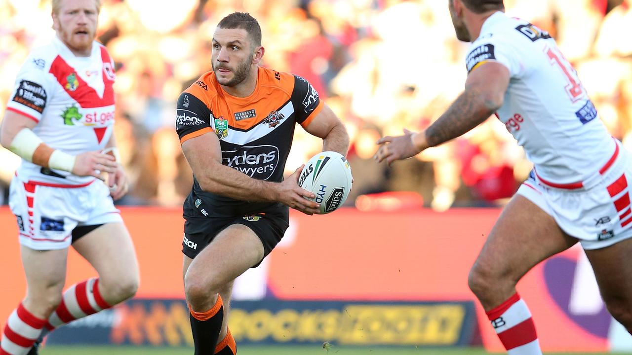 Robbie Farah in action against the Dragons in Round 18.