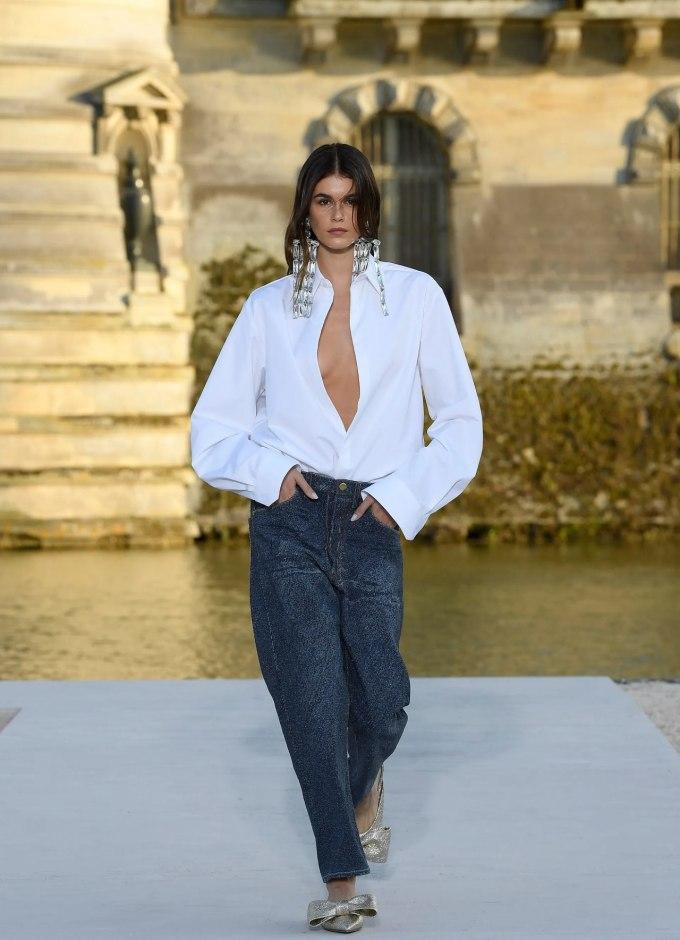 The Confusing Denim Trend Supermodels Wear Is the Perfect