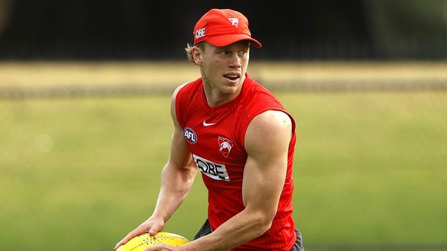 A role change like Callum Mills’ move to the midfield in 2021 could provide an opening for a SuperCoach Draft steal. Picture: Phil Hillyard