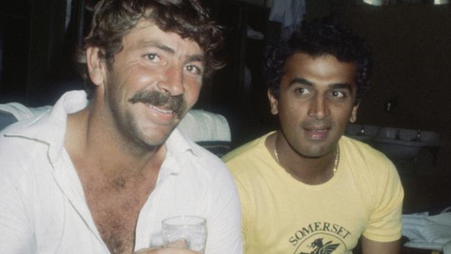 Gavaskar shares a post match refreshment with Rod Marsh later in 1975.