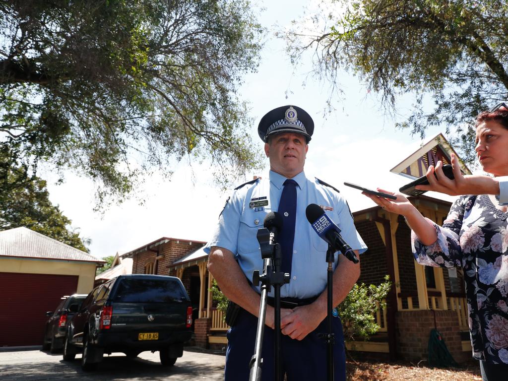 Byron Bay, NSW: Tributes flow after twin girls killed in house fire ...