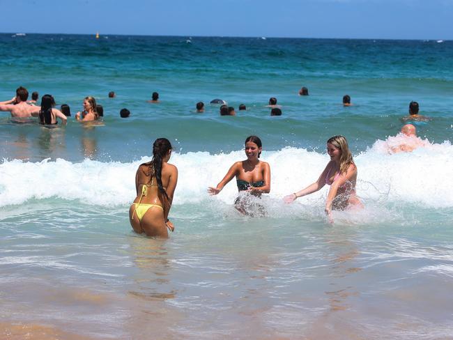 SYDNEY, AUSTRALIA: Newswire Photos: JANUARY 02 2024: Alexis Muscat, Alana Alexiou (center) and Holly Brown (wearing Pink bikini) are seen enjoying swimming at Maroubra Beach in Sydney's East, as today January 2nd is known as the one day of the year where the most drownings occur Nationally at our Beaches.  Photo by: NCA Newswire/ Gaye Gerard