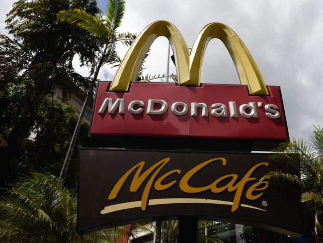 Picture of the logo of food chain McDonald's, taken in Caracas on September 2, 2018. - McDonalds closed down several of its restaurants in Venezuela. Venezuela's economy has collapsed into chaos under President Nicolas Maduro since 2013, with falling oil prices leading to chronic shortages of food and medicine and hundreds of thousands of people fleeing the country. (Photo by Federico PARRA / AFP)