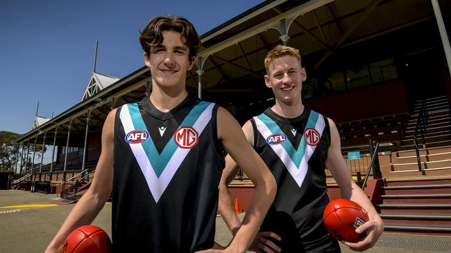 Wednesday 30 November 2022Port draftees Tom Scully 18 203cm, Kyle Marshall 18 201cm at Alberton Oval.Pic: Roy VanDerVegt