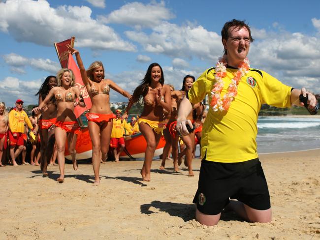 The “Bom Chicka Chicks” on the rampage at Bondi Beach in search of guys wearing Lynx fragrances. Nerds F.C. star Chris Anderson is treated to the Lynx effect.