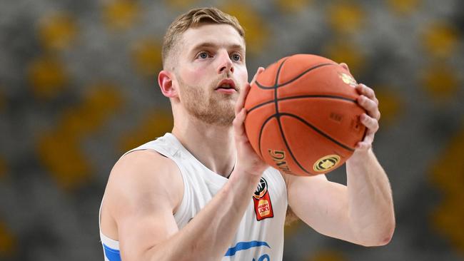 GOLD COAST, AUSTRALIA - SEPTEMBER 10: Jack White of United warms up prior to during the 2024 NBL Blitz match between Brisbane Bullets and Melbourne United at Gold Coast Sports and Leisure Centre on September 10, 2024 in Gold Coast, Australia. (Photo by Matt Roberts/Getty Images)