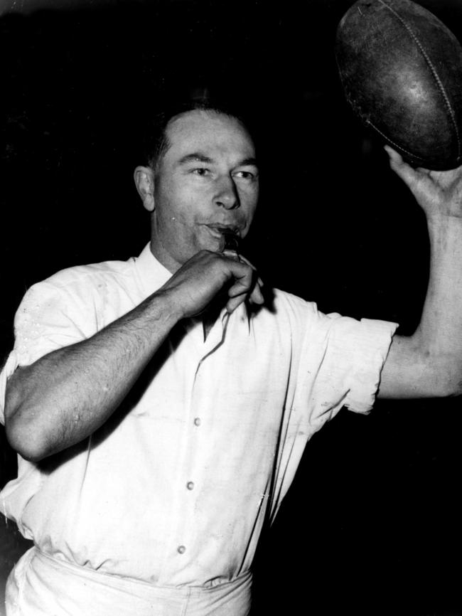 Harry Beitzel during his distinguished VFL umpiring career.