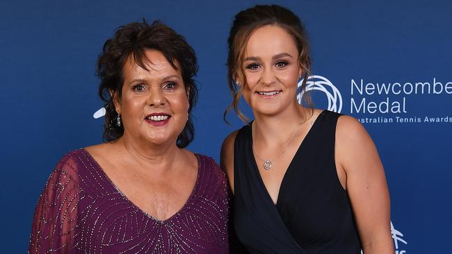 Evonne Goolagong and Ash Barty arrive at the 2019 Newcombe Medal