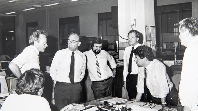 Rupert Murdoch with Herald and Weekly Times editor in chief Les Carlyon (to his left) and editor Neil Mitchell (right).