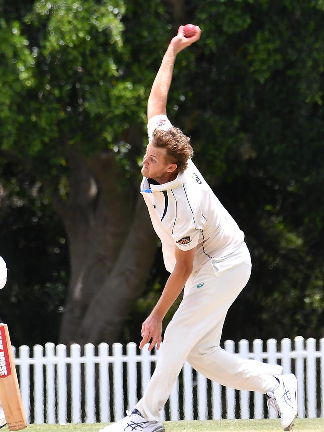 North bowler Connor Sully Picture, John Gass