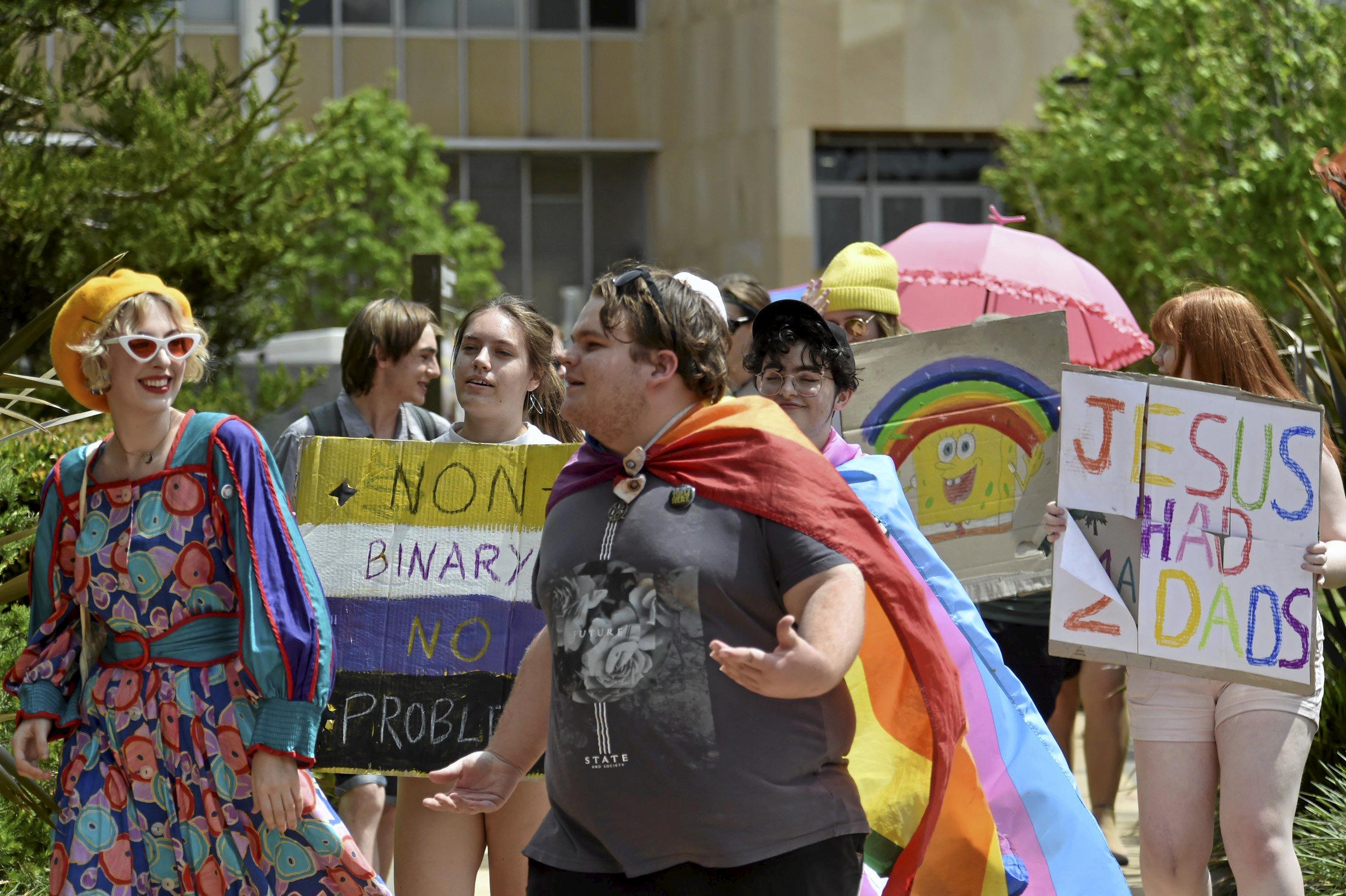 Toowoomba’s rainbow parade for marriage equality | The Chronicle