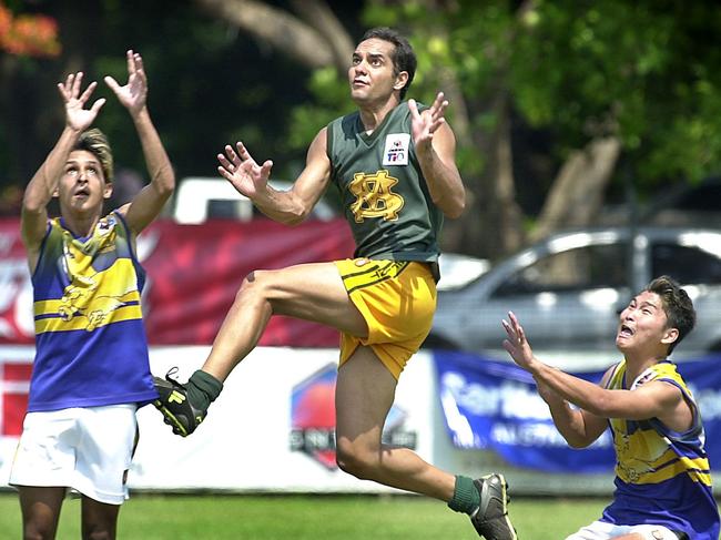 NTFL Agrade St Marys v's Wanderers >>>> l-r.... Aaron Motlop, Ezra Bray, & Denis Olsen.  Picture: Patrina Malone