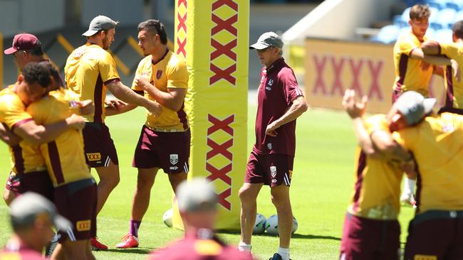 GOLD COAST, AUSTRALIA - NOVEMBER 01: Coach Wayne Bennett during a Queensland Maroons State of Origin training session at Cbus Super Stadium on November 01, 2020 in Gold Coast, Australia. (Photo by Chris Hyde/Getty Images)