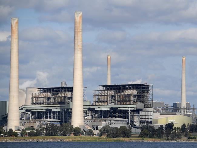 A general view of Liddell power station in Muswellbrook, in the NSW Hunter Valley region, on Sunday, April 22, 2018. Hong Kong based company Alinta Energy has made a $250m offer to AGL to buy the ageing power plant. (AAP Image/Dan Himbrechts) NO ARCHIVING