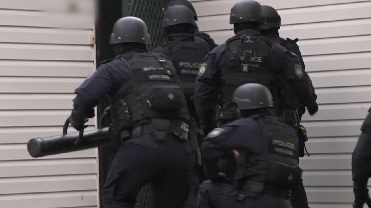 Anti-terrorism operation in Sydney: Police investigate terrorism in ...