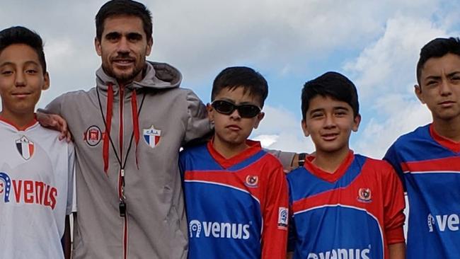 Former Adelaide United midfielder Francisco Usucar coaching children at Ecuador's Atlético Junior de Ambato. Picture: Supplied.