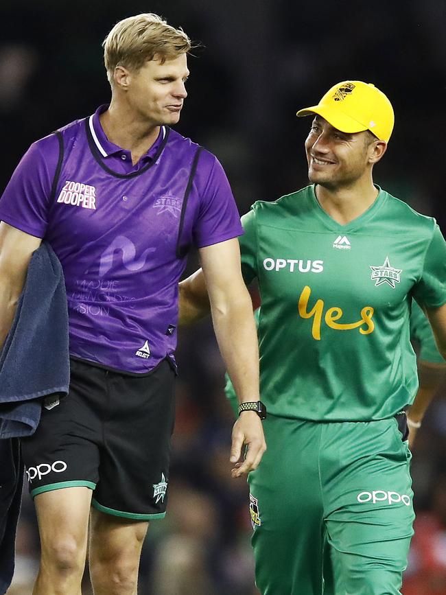 Nick Riewoldt runs water for Melbourne Stars during the BBL.