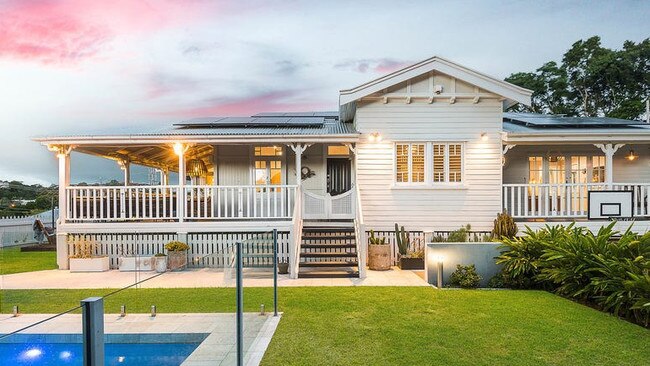 101 Henderson St, Bulimba goes to auction at noon