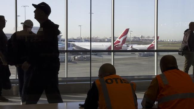 SYDNEY, AUSTRALIA - NewsWire Photos - AUGUST 23, 2024: General scenes inside Sydney Airport terminal departures as refuelers take strike action.Picture: NewsWire / Simon Bullard.