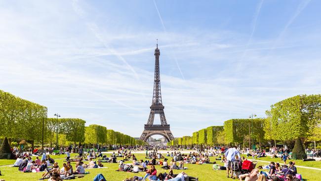 Paris alternatives: Château de Fontainebleau, Montparnasse Tower ...