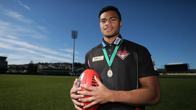 Lauderdale’s Toutai Havea with his Matthew Richardson Medal. Picture: RICHARD JUPE