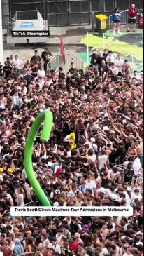 Travis Scott Melbourne crowd cause chaos before show starts