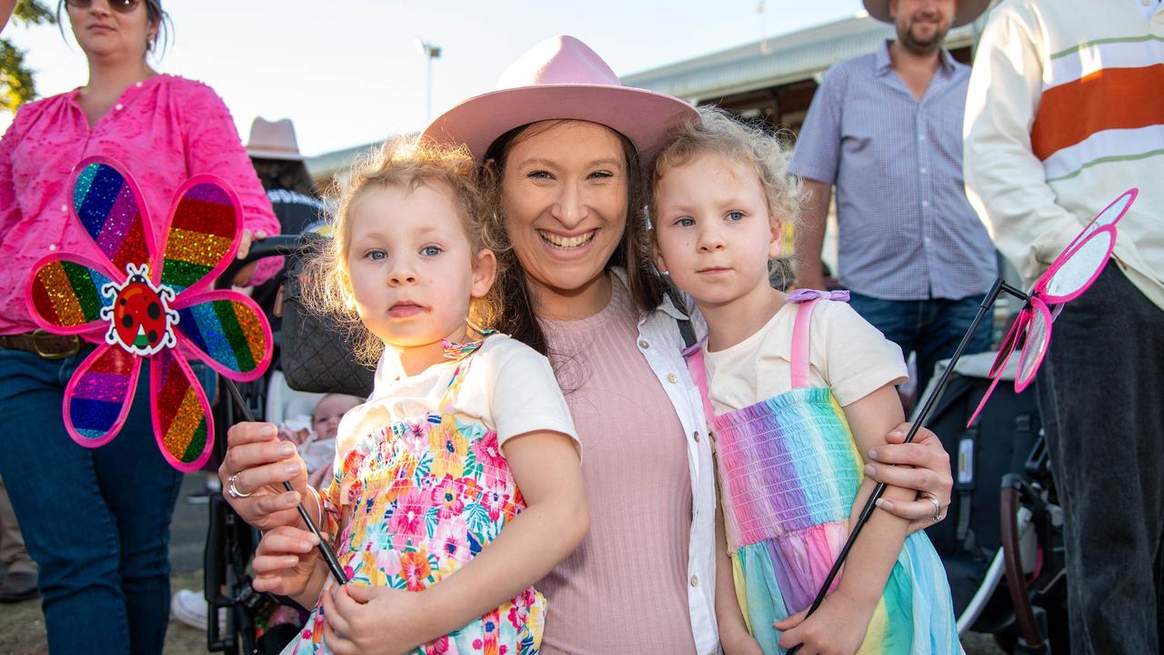 Ellie (left), Hayley and Bella Askew.Heritage Bank Toowoomba Royal Show.Friday April 19th, 2024 Picture: Bev Lacey