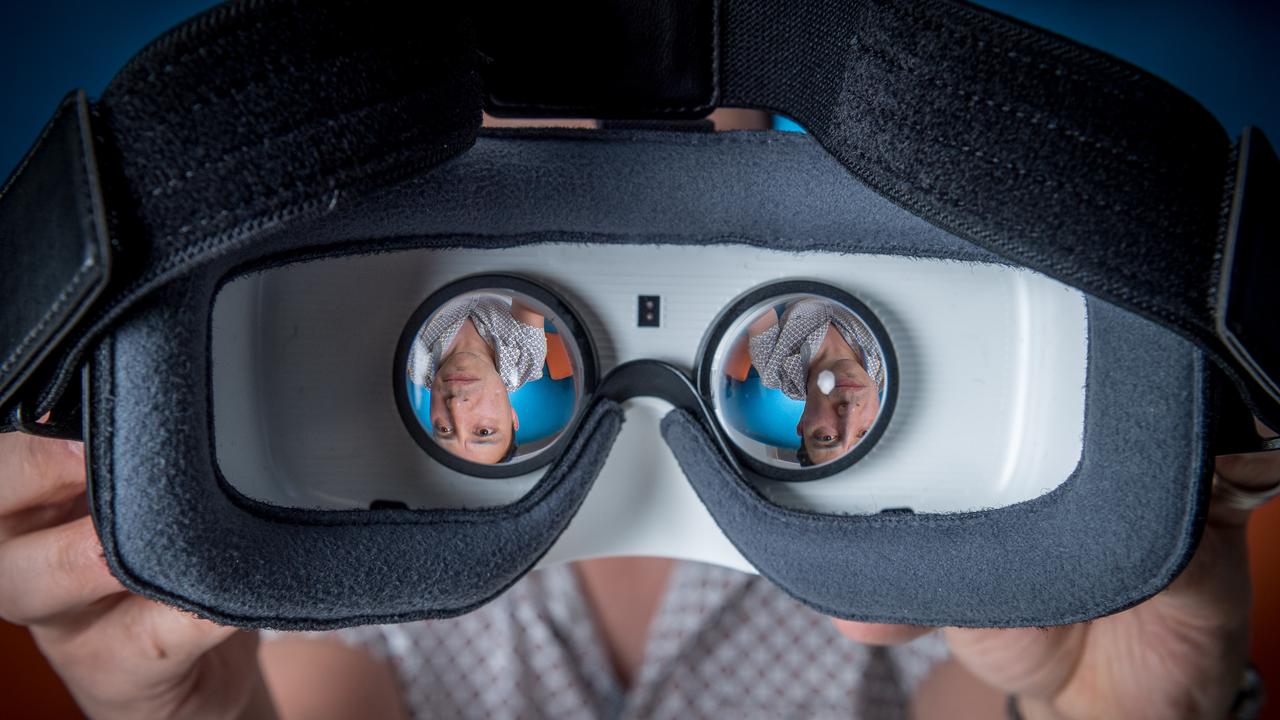 Virtual reality and pain relief: VR could be used to help ease anxiety ...