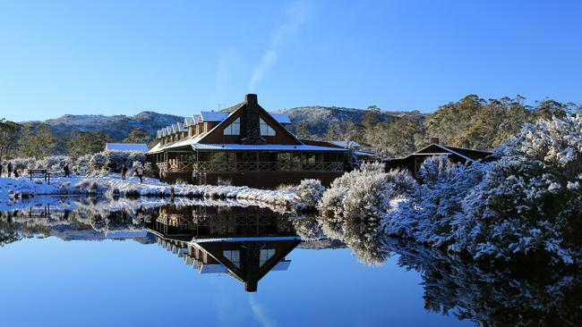 The general manager of Cradle Mountain Lodge says staff sometimes leave soon after starting or do not turn up at all.