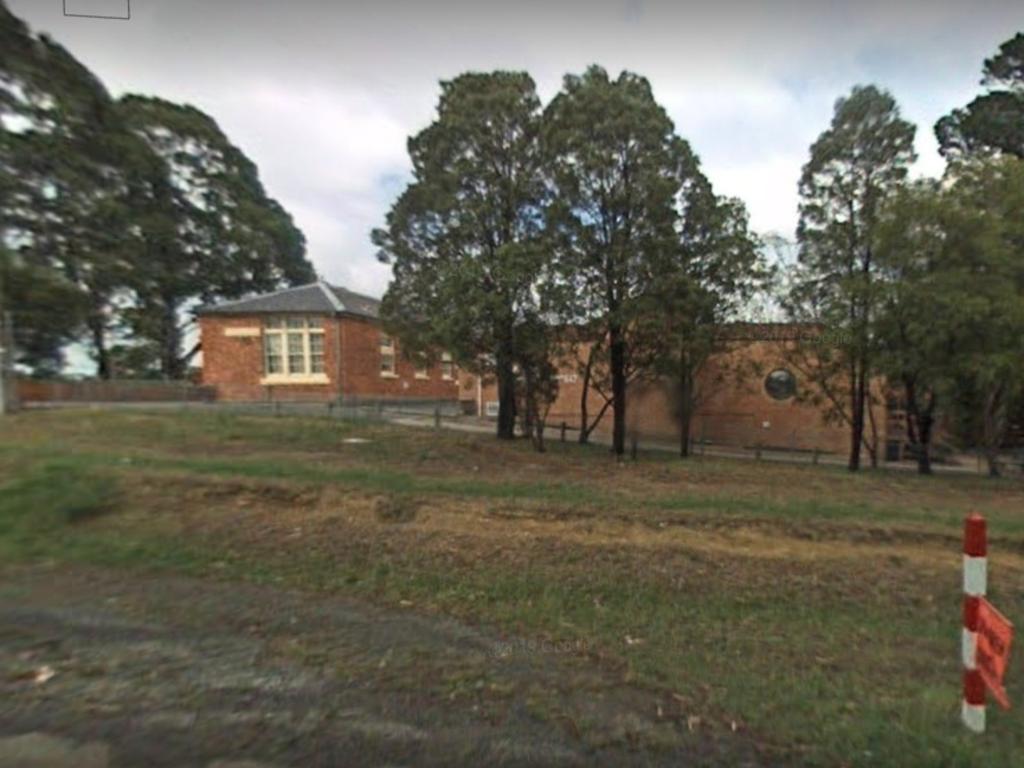Woodend Primary School has been added to Victoria's Covid-19 exposure list. Picture: Google Maps