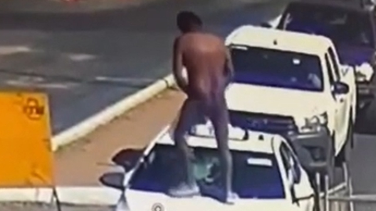 Alice Springs - VIDEO: Alice Springs naked man's alleged taxi attack | NT News