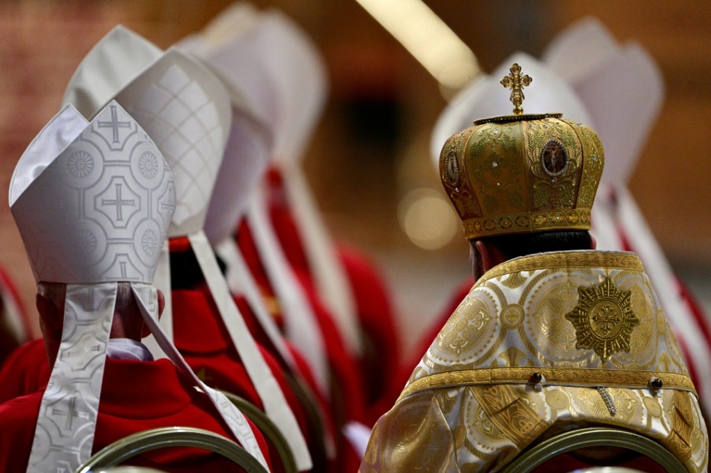 Cardinals meet ahead of vote for new pope
