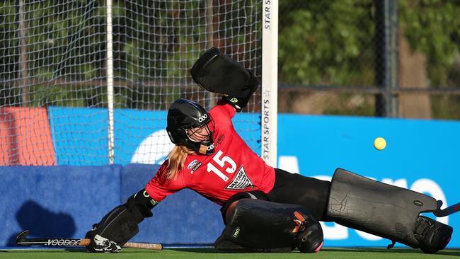 New Zealand Black Sticks goalkeeper Grace O'Hanlon during the Test series against Argentina at Buenos Aires. Photo from Worldsportpics, Rodrigo Jaramillo