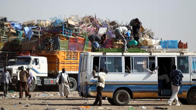 Khartoum ... this is how people are forced to get to the airport.