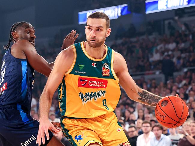 MELBOURNE, AUSTRALIA - MARCH 31: Jack Mcveigh of the JackJumpers drives to the basket during game five of the NBL Championship Grand Final Series between Melbourne United and Tasmania JackJumpers at John Cain Arena, on March 31, 2024, in Melbourne, Australia. (Photo by Kelly Defina/Getty Images)