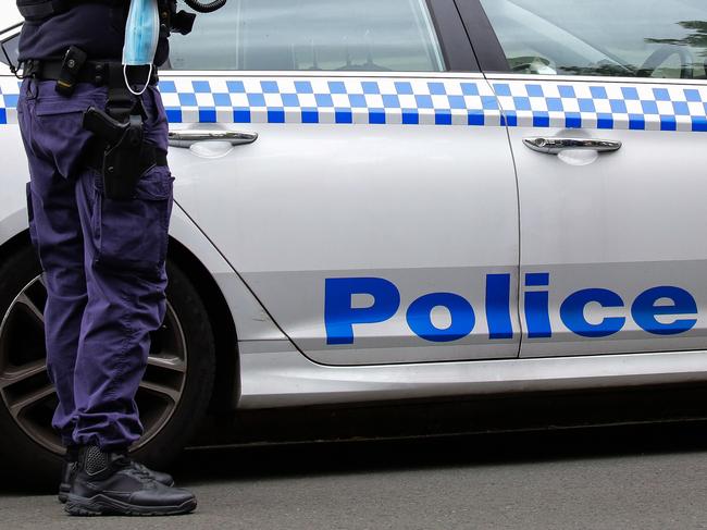 SYDNEY, AUSTRALIA - NewsWire Photos JANUARY, 19, 2021: Police officers seen on Sydney's North Shore on duty, in Sydney, Australia. Picture: NCA NewsWire / Gaye Gerard