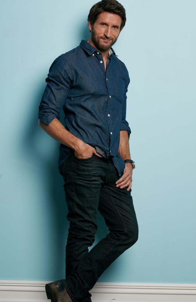 Survivor Australia Host Jonathan Lapaglia On The Shows First Season