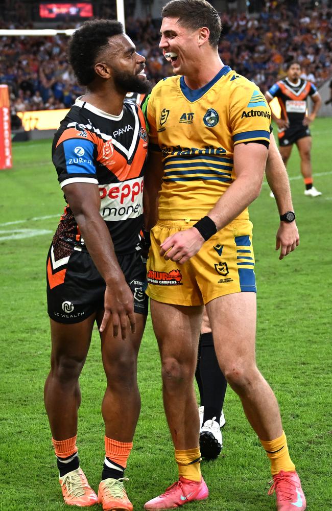 Sunia Turuva and Sean Russell exchange words. Picture: NRL Photos