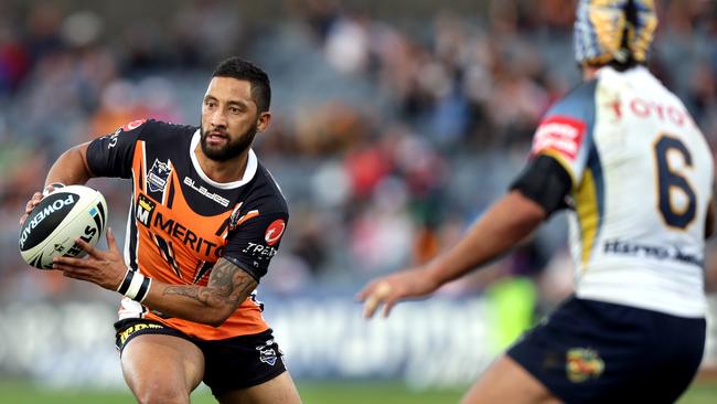 Benji Marshall signs with Wests Tigers for 2018 season