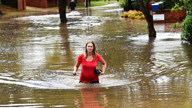 Geelong: Flash floods, hail and wild weather | news.com.au — Australia ...