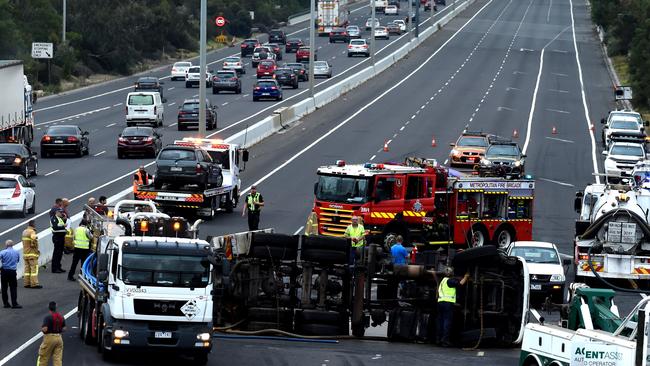 Melbourne traffic: Western Ring Road M80 truck rollover causes chaos ...