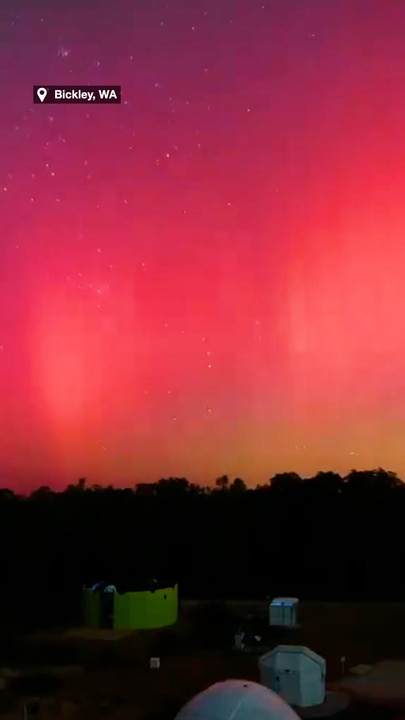 Incredible aurora paints the night sky in WA