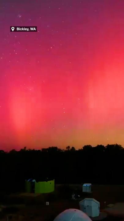 Incredible aurora paints the night sky in WA