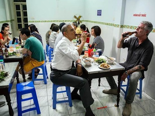 White House photographer Pete Souza captured Anthony Bourdain and then US president Barack Obama having dinner in Hanoi. Picture: Instagram/Pete Souza /White House