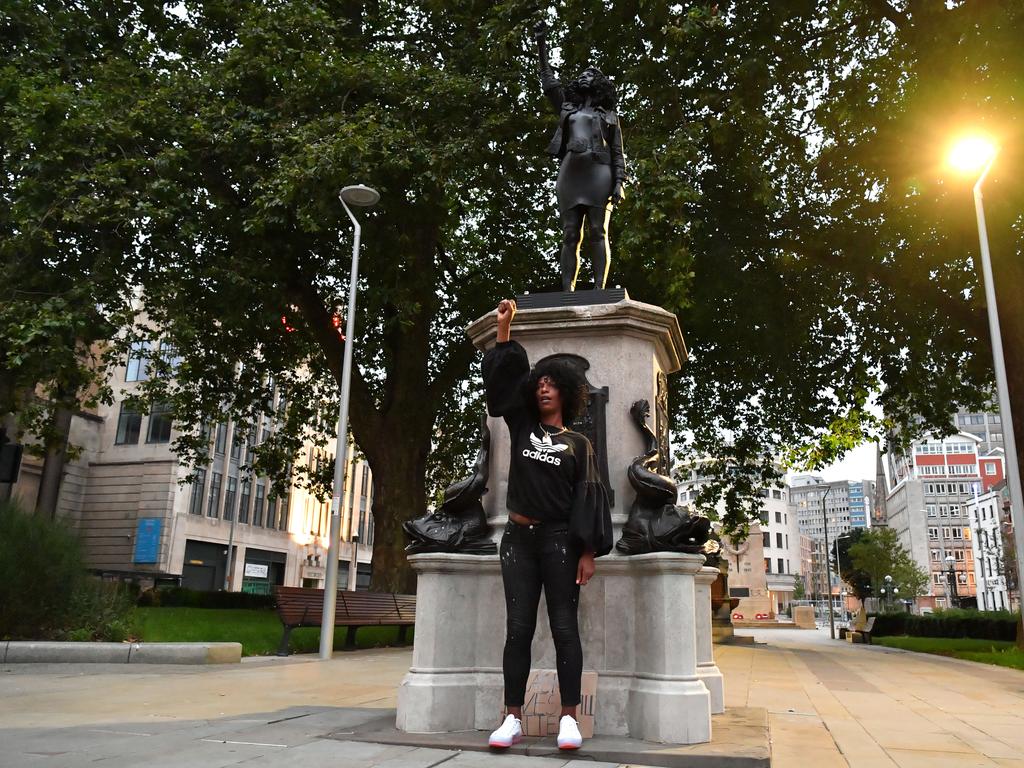 Bristol upends BLM sculpture