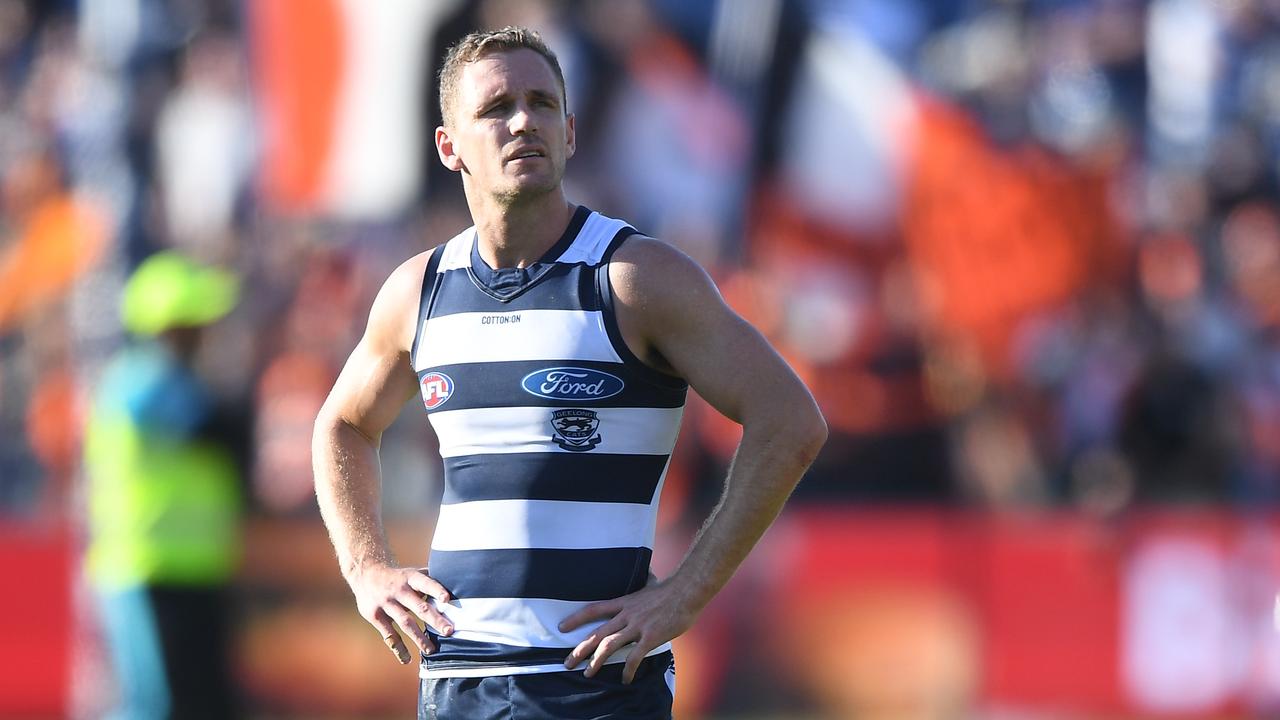 Joel Selwood was a late in, then late out. (AAP Image/Julian Smith) 