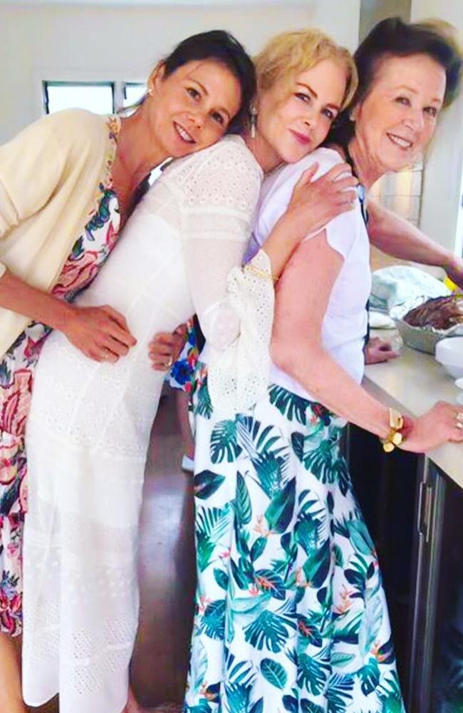 Nicole Kidman with her sister Antonia (left) and mum Janelle (right). Picture: Instagram