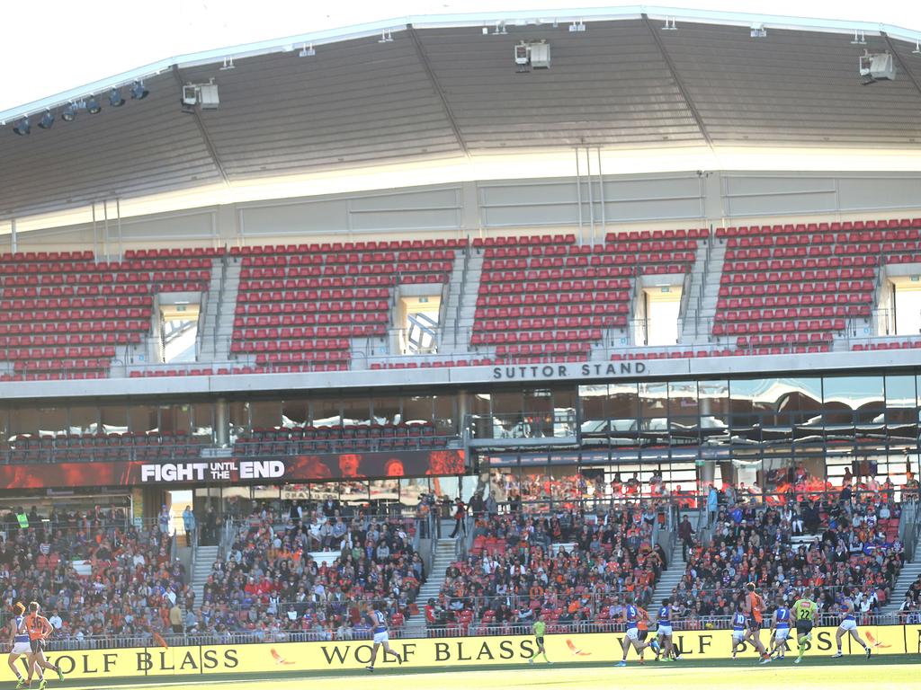 AFL Finals: GWS Giants stadium crowd, chants over speaker, dirty ...